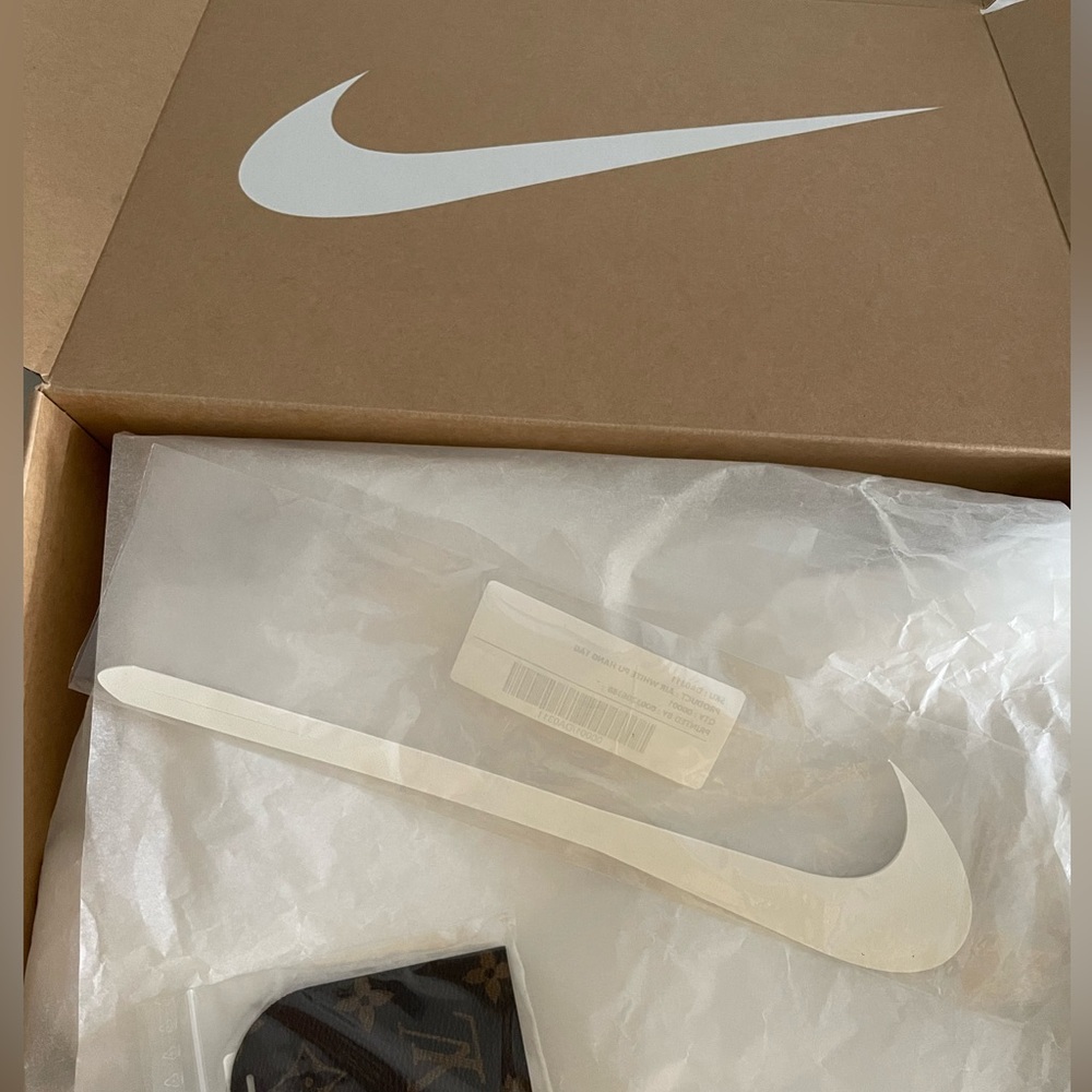 Nike - Louis Vuitton Air Force 1 Low “Virgil Abloh- Metallic Gold” Size 7.5 - Picture 7 of 12